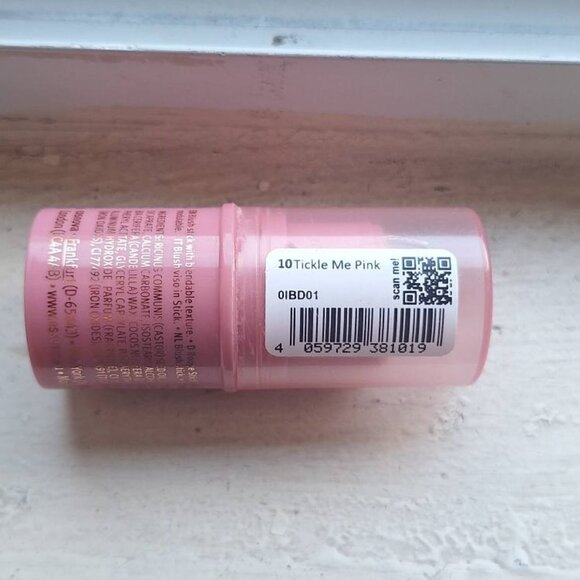 🌸 Essence Baby Got Blush Stick – Tickle Me Pink 🌸 - Picture 1 of 3